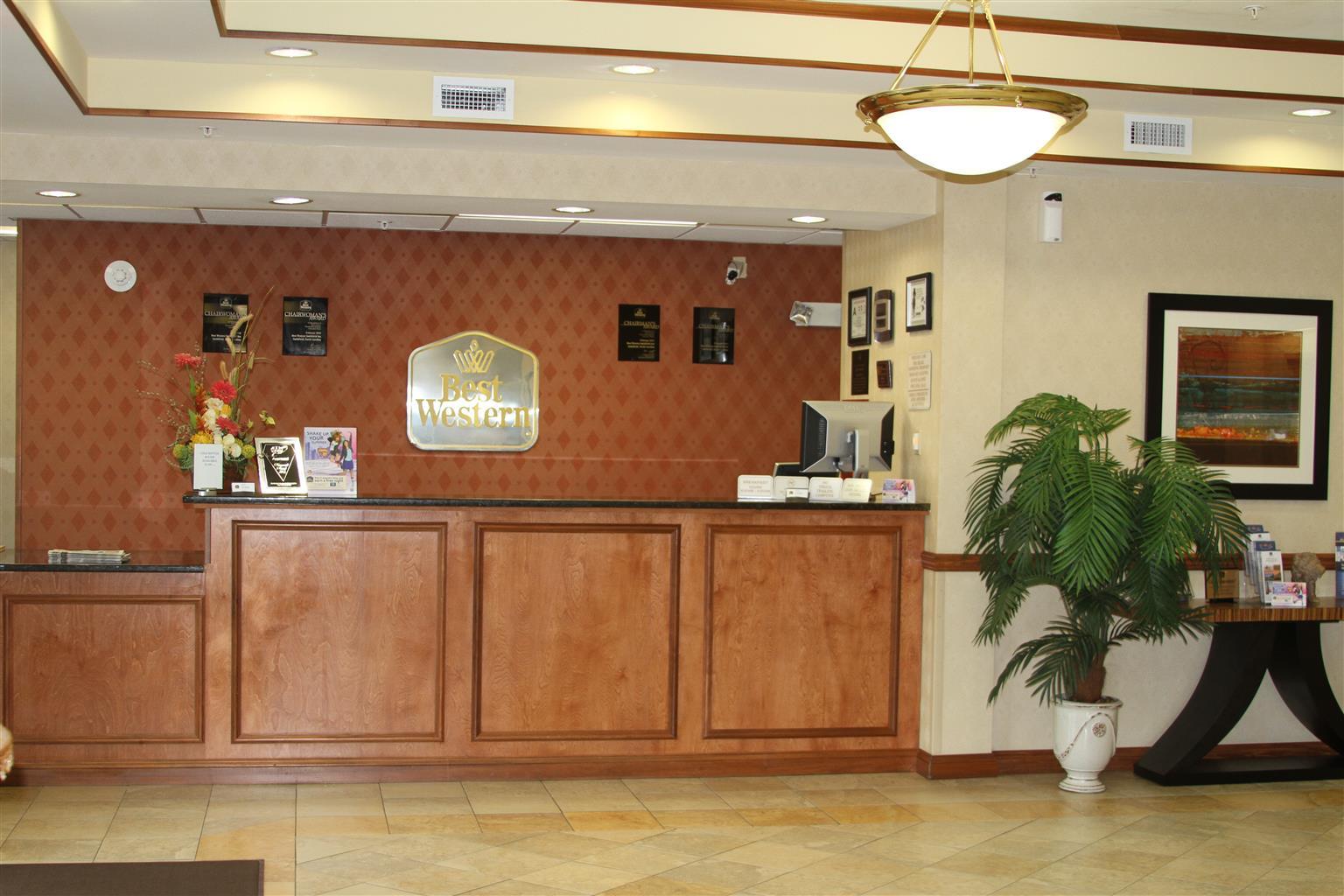 Best Western Smithfield Inn Interior photo